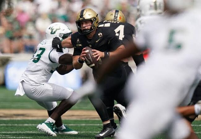 USF Football Stuns Army 28-24 on Last-Minute Touchdown